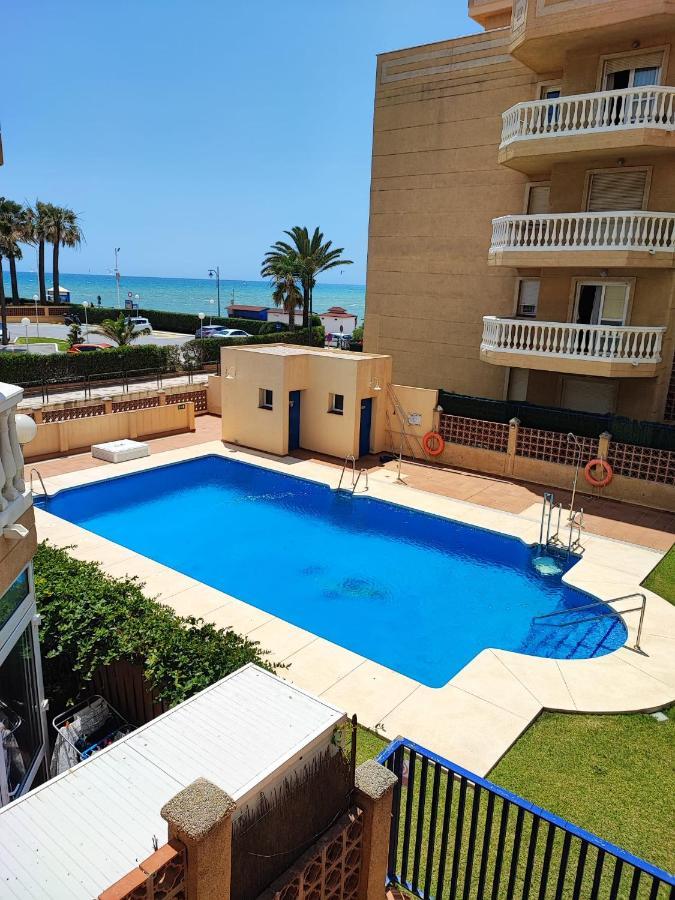 Casa Playa Guadalmar, Beautiful Apartment In Front Of The Sea, Wifi, Ac, Smart Tv, Private Parking Malaga Luaran gambar