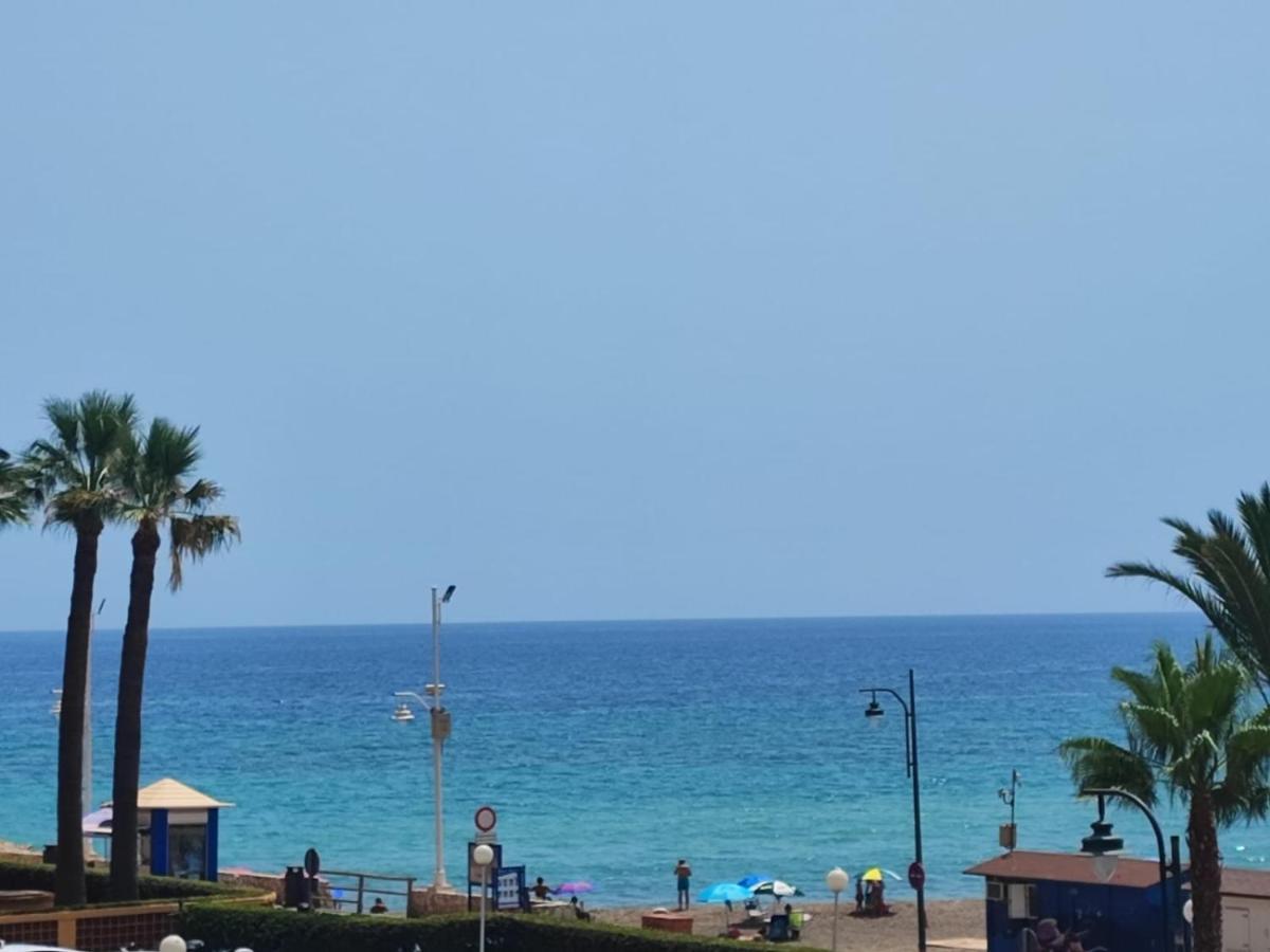 Casa Playa Guadalmar, Beautiful Apartment In Front Of The Sea, Wifi, Ac, Smart Tv, Private Parking Malaga Luaran gambar