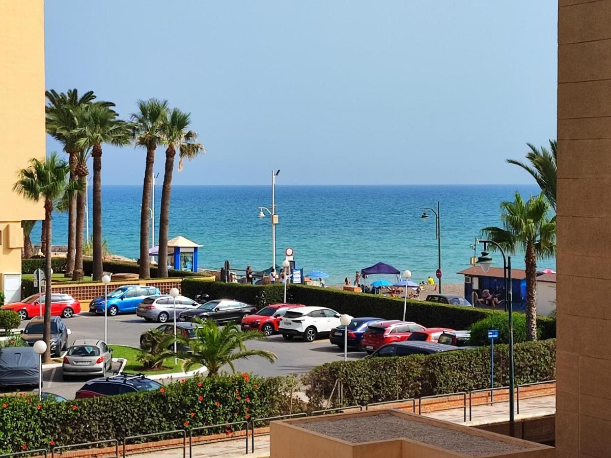 Casa Playa Guadalmar, Beautiful Apartment In Front Of The Sea, Wifi, Ac, Smart Tv, Private Parking Malaga Luaran gambar