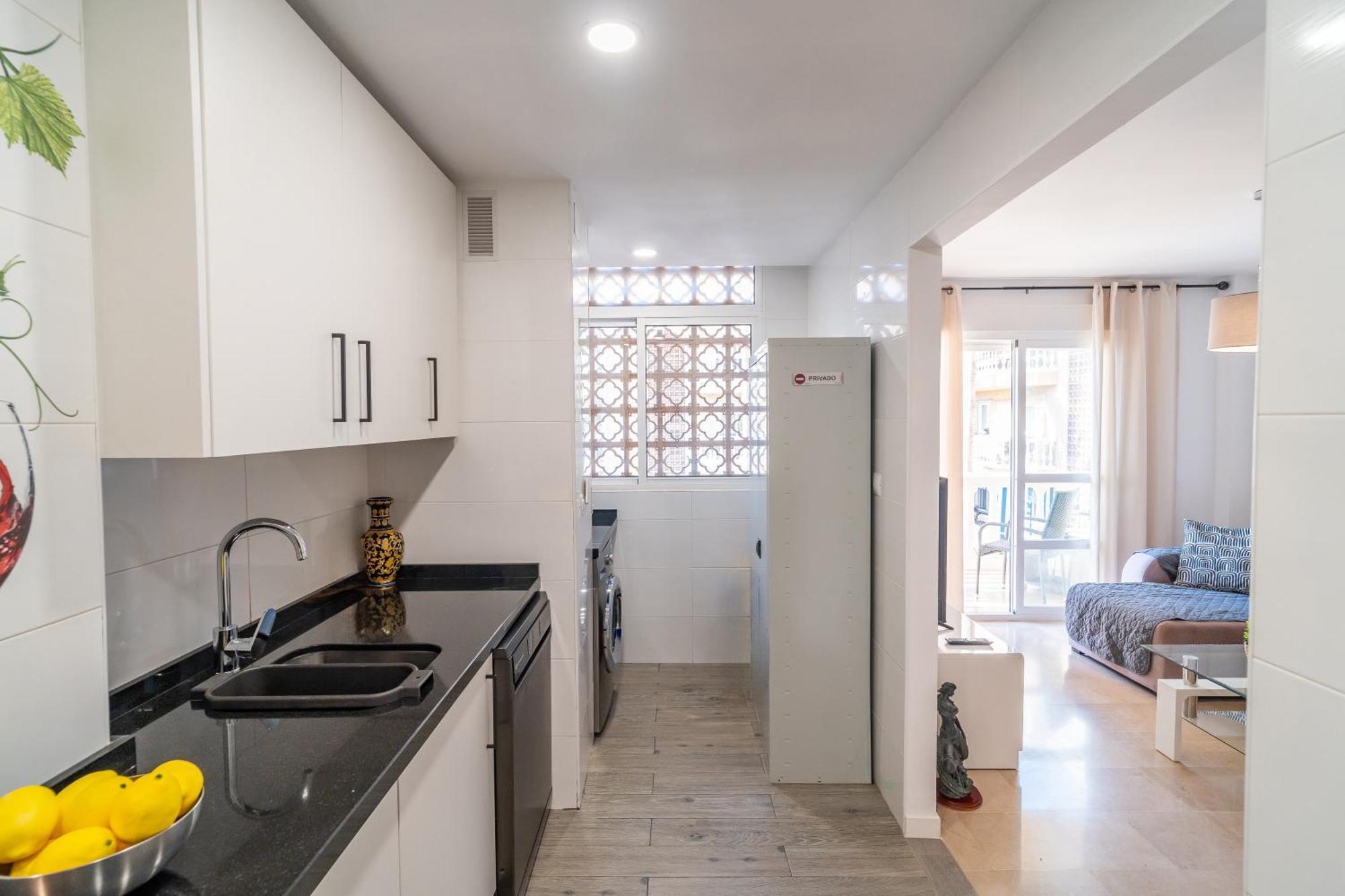 Casa Playa Guadalmar, Beautiful Apartment In Front Of The Sea, Wifi, Ac, Smart Tv, Private Parking Malaga Luaran gambar
