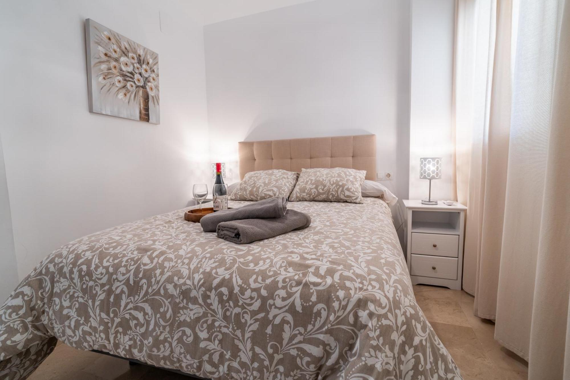 Casa Playa Guadalmar, Beautiful Apartment In Front Of The Sea, Wifi, Ac, Smart Tv, Private Parking Malaga Luaran gambar