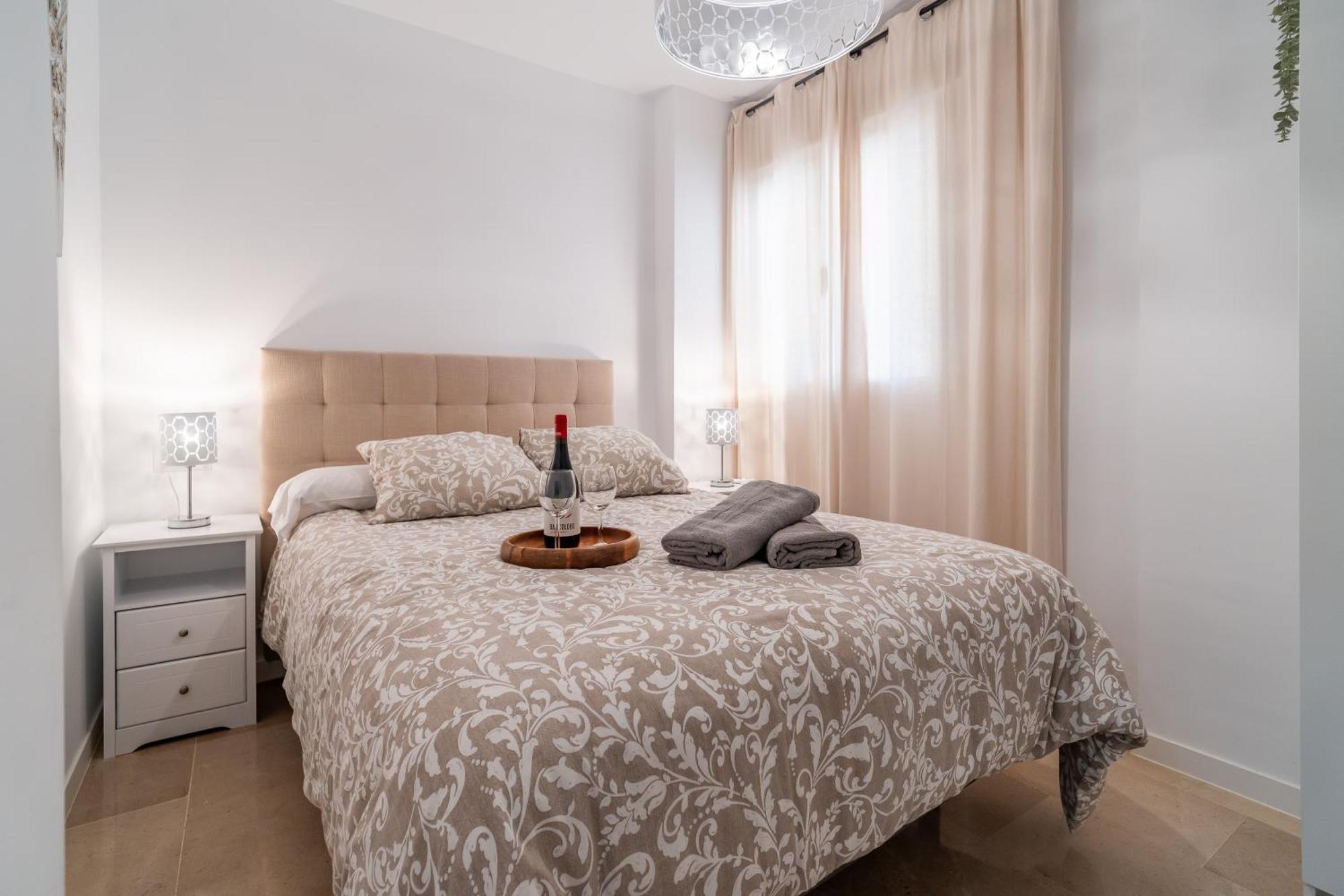 Casa Playa Guadalmar, Beautiful Apartment In Front Of The Sea, Wifi, Ac, Smart Tv, Private Parking Malaga Luaran gambar