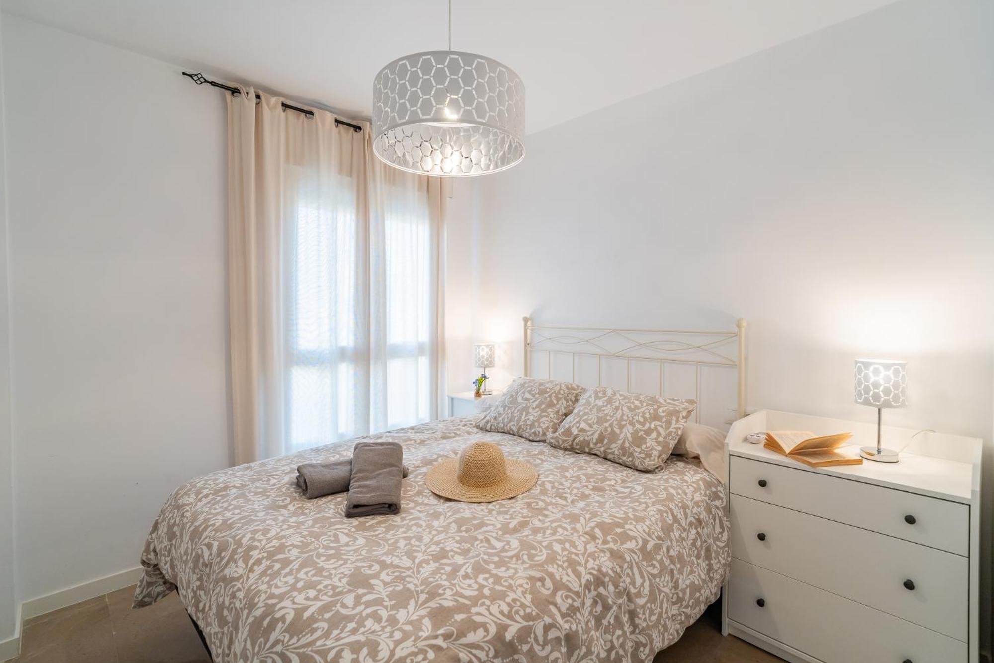 Casa Playa Guadalmar, Beautiful Apartment In Front Of The Sea, Wifi, Ac, Smart Tv, Private Parking Malaga Luaran gambar