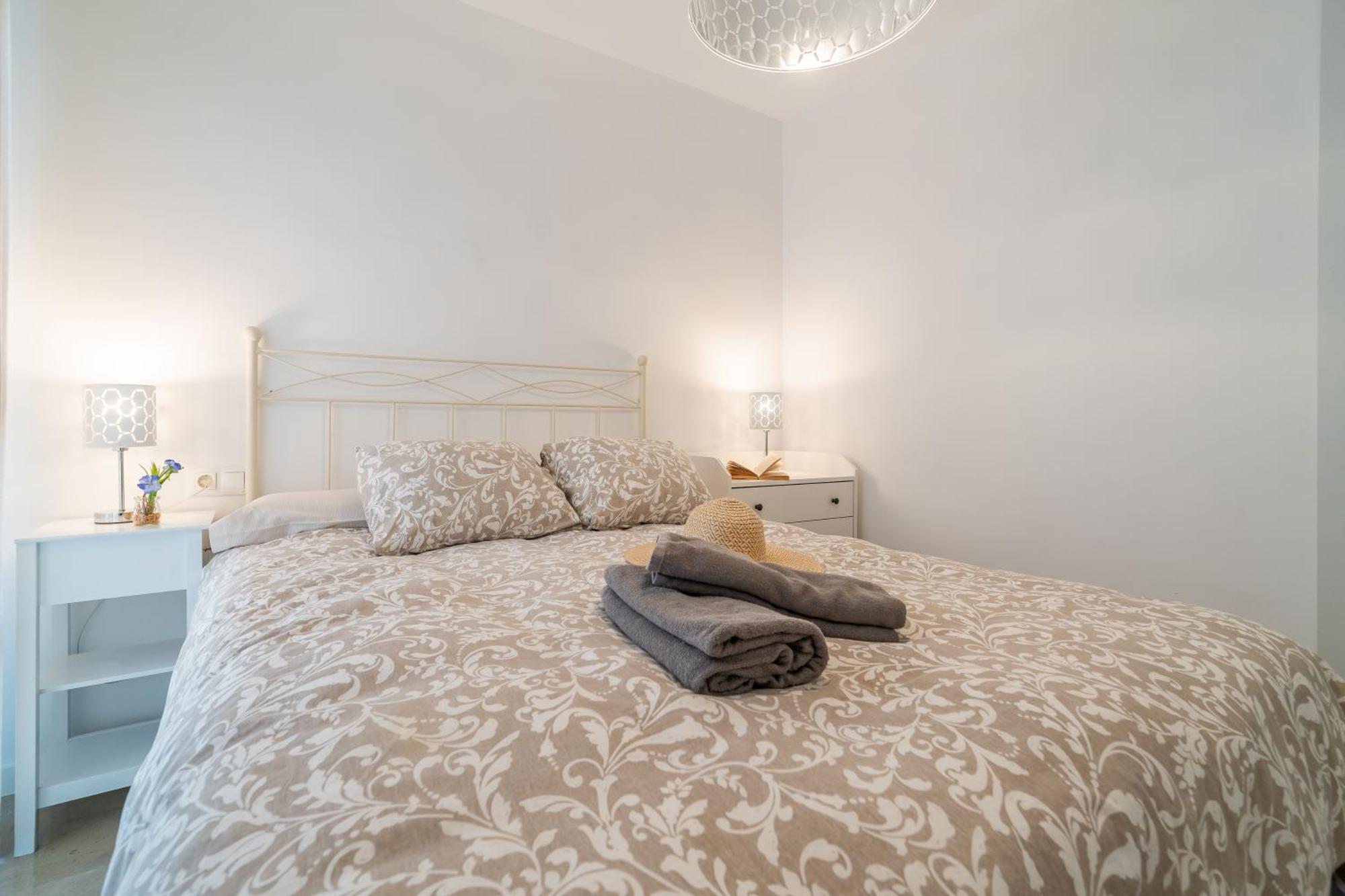 Casa Playa Guadalmar, Beautiful Apartment In Front Of The Sea, Wifi, Ac, Smart Tv, Private Parking Malaga Luaran gambar
