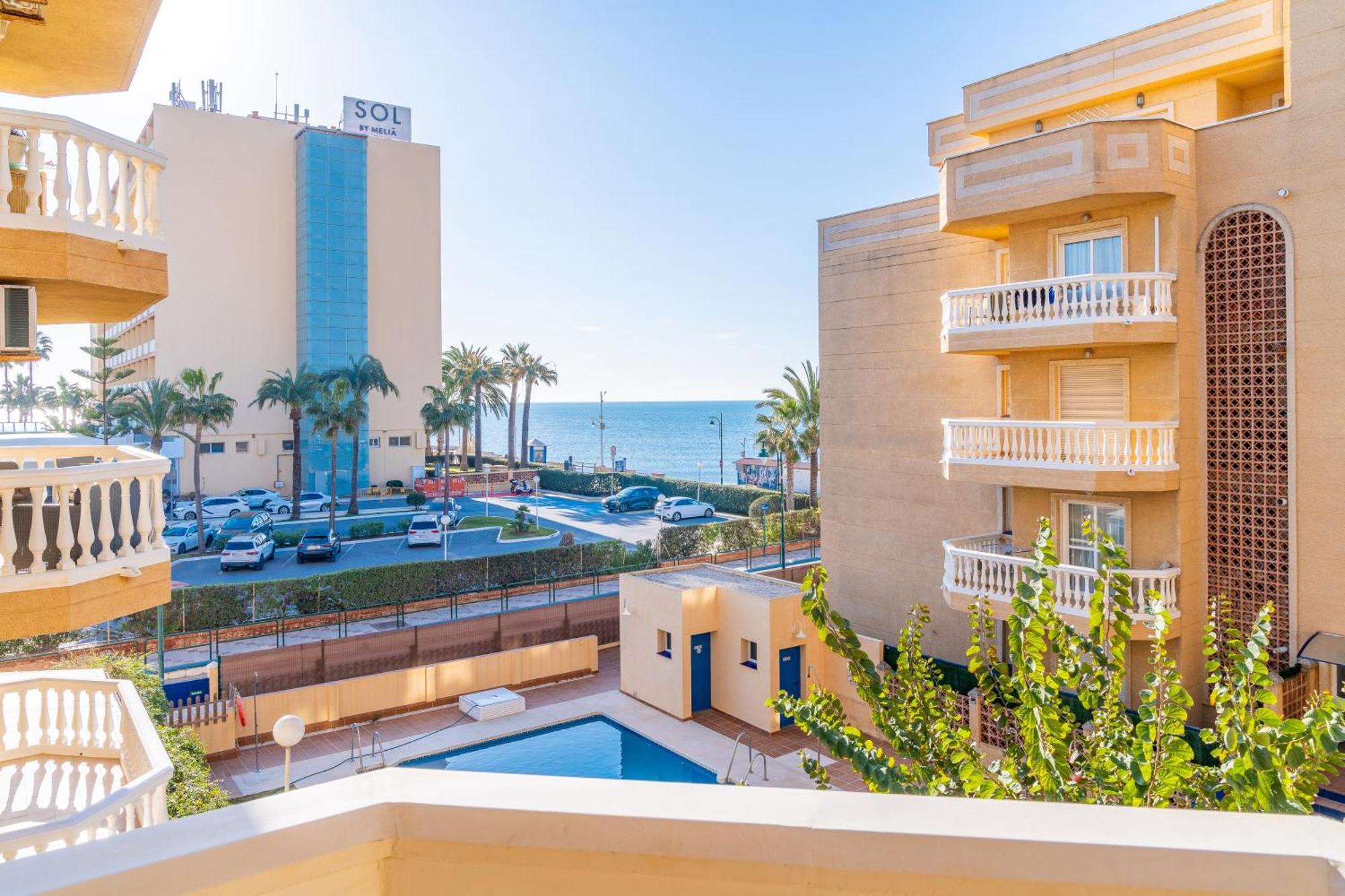 Casa Playa Guadalmar, Beautiful Apartment In Front Of The Sea, Wifi, Ac, Smart Tv, Private Parking Malaga Luaran gambar